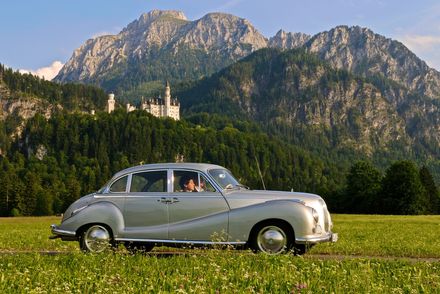 Picknick-Ausflug mit Oldtimer BMW "Barockengel"