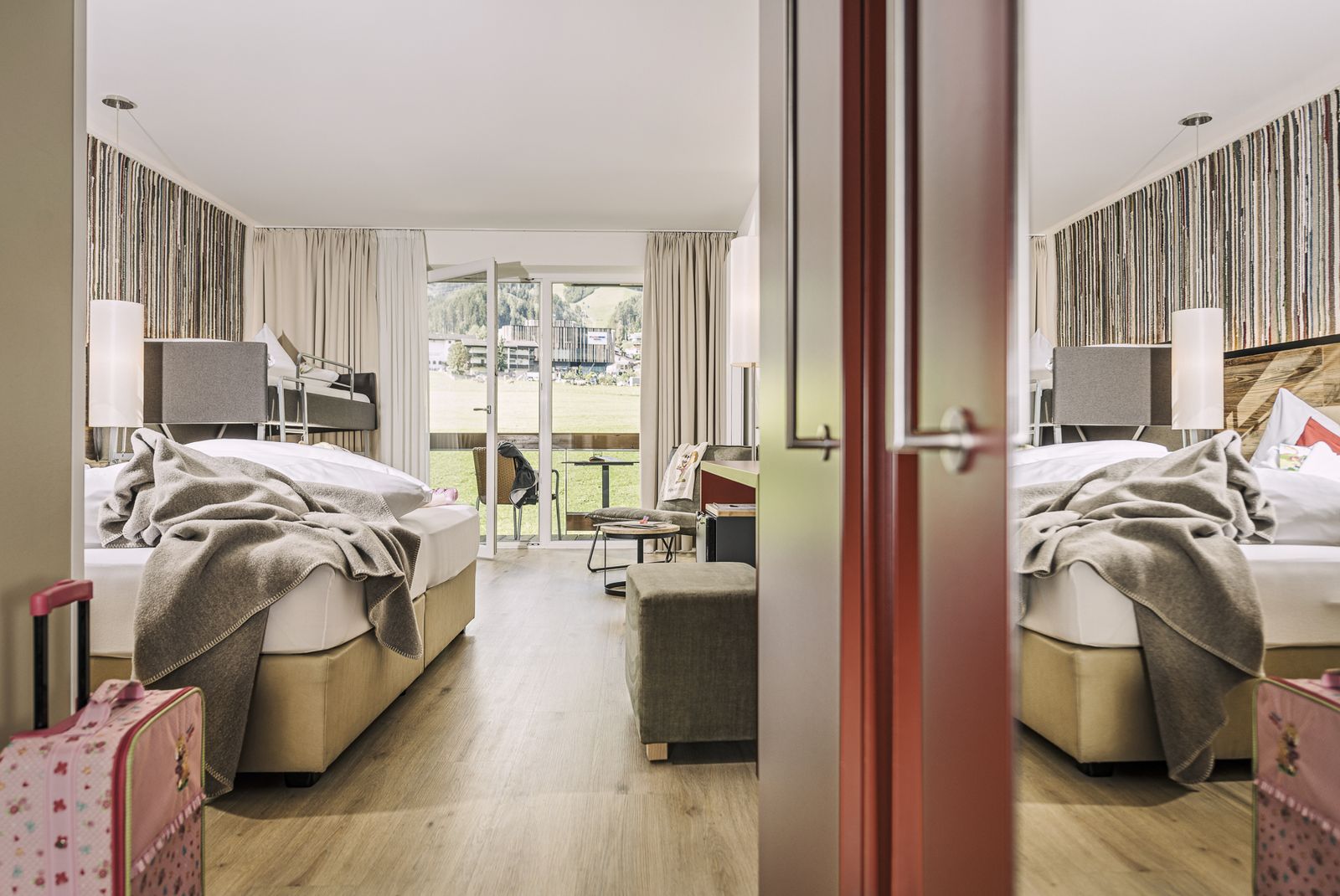 „33er" JuniorSuite image 1 - Mia Alpina