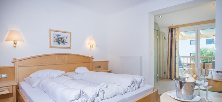Adults Only Verwöhnhotel KRISTALL****S: Double room with balcony (in annex building) image #1