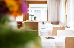 Biohotel Schwanen: Restaurant - Biohotel Schwanen, Bizau, Vorarlberg, Österreich