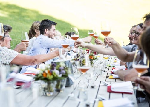 Biohotel Schwanen: Feiern im Gastgarten (10/27) - Biohotel Schwanen