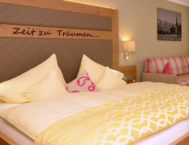 Offer: Deluxe double room, 40 m² - Parkhotel Burgmühle
