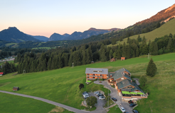 Biohotel Mattlihüs: Hotel mit Abendstimmung - Biohotel Mattlihüs, Oberjoch, Allgäu, Bayern, Deutschland