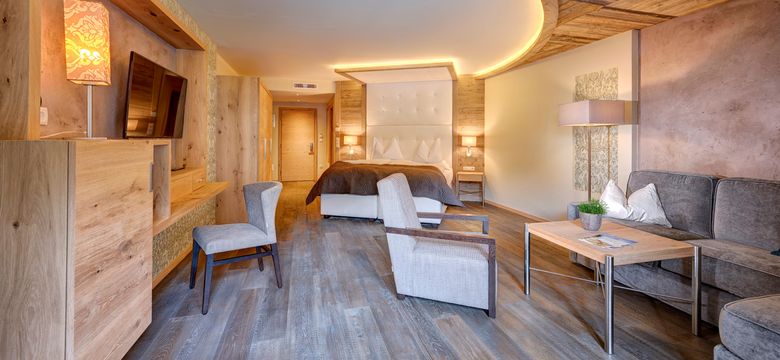 Quellenhof Luxury Resort Passeier: Double room Ifinger image #2