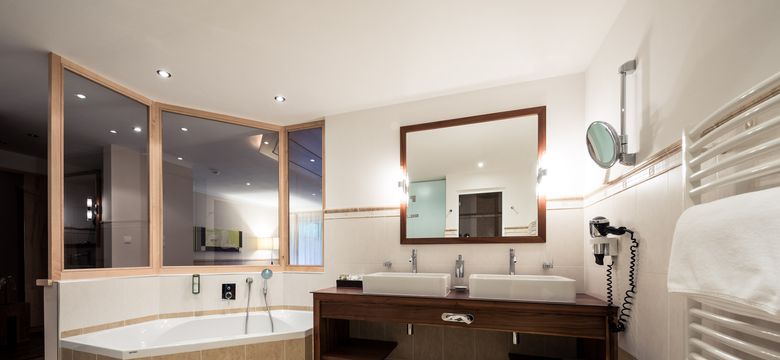Quellenhof Luxury Resort Passeier: Comfort room image #4