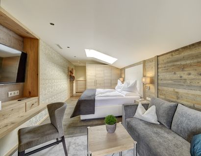 Quellenhof Luxury Resort Passeier: Double room Hirzer