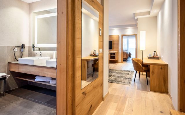 Doppelzimmer Edelweiß image 2 - Quellenhof Luxury Resort Passeier