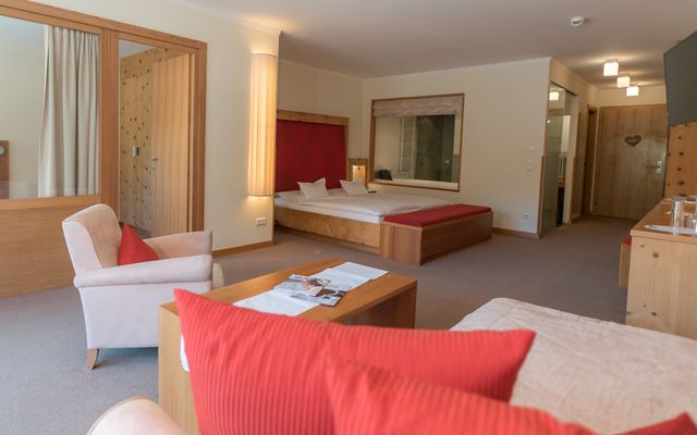 Zimmer WAP 605 Hotel Mein Almhof Nauders Reschenpass Symbolfoto4240 x 2832DSC0995820161102 - .jpg