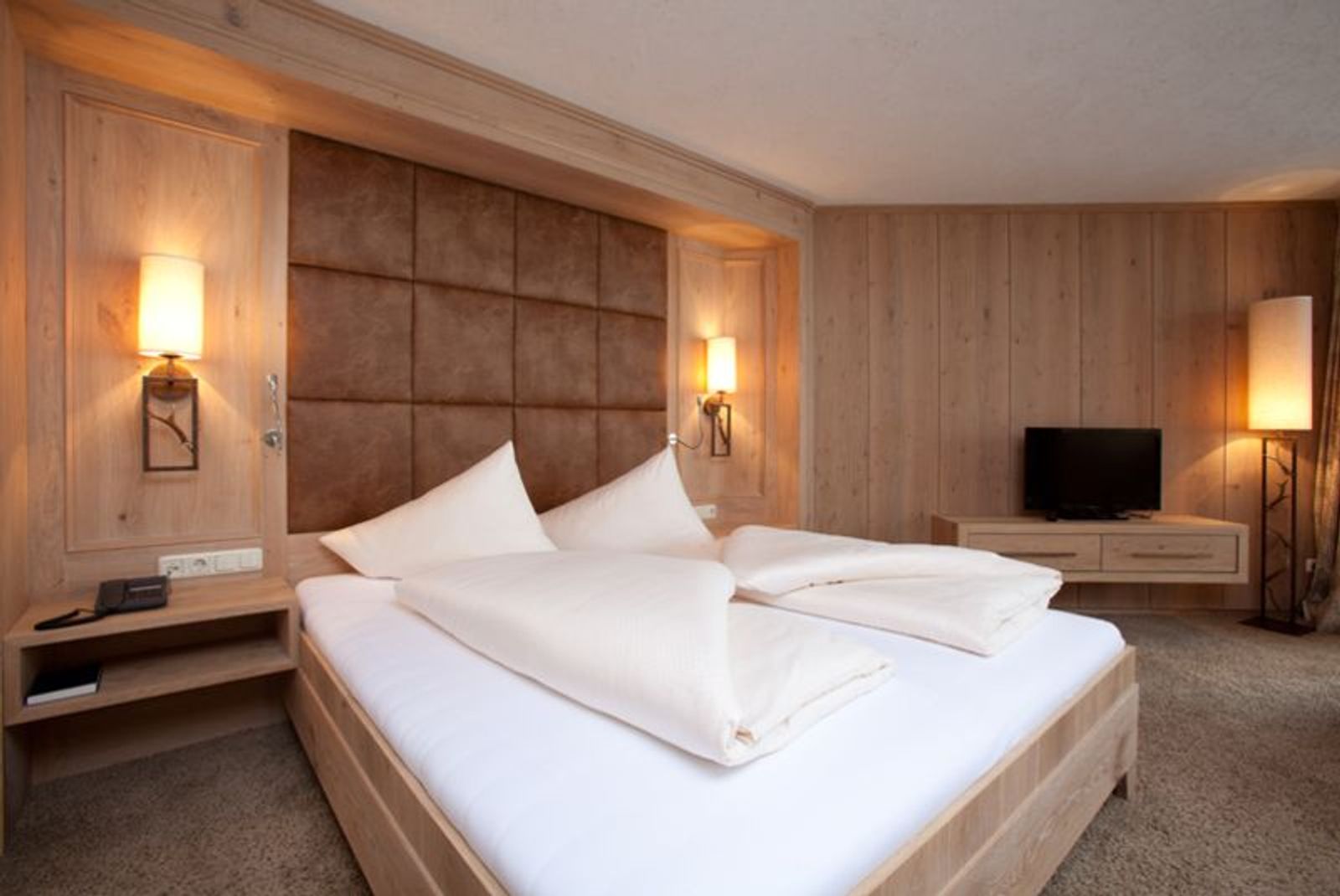 Komfort-DZ Rot Flüh image 1 - Hotel Lumberger Hof