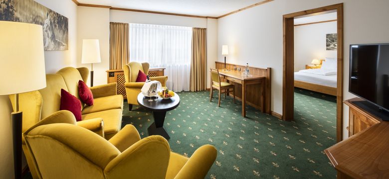 Hotel Sonnenhof Lam: Junior-Suite zur Waldseite ohne Balkon image #2