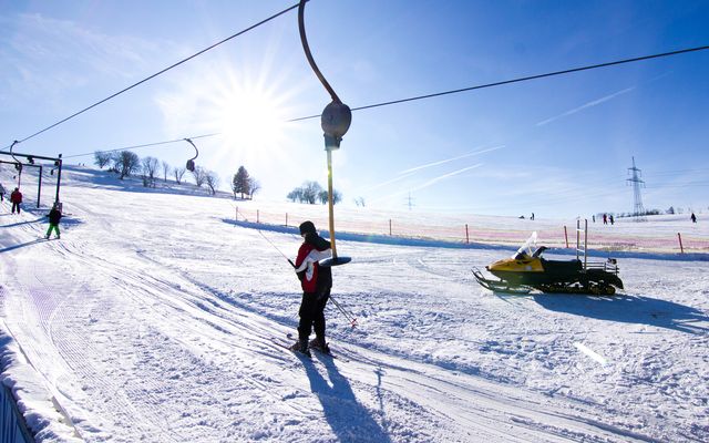 Familienhotel_Am_Rennsteig_Familie_Wanderung.jpg