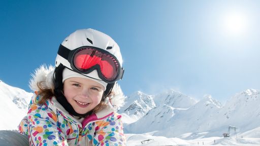 Der krönende Abschluss eines Skikurses ist, jeden Freitag das Kinderskirennen mit Medaillengewinn.