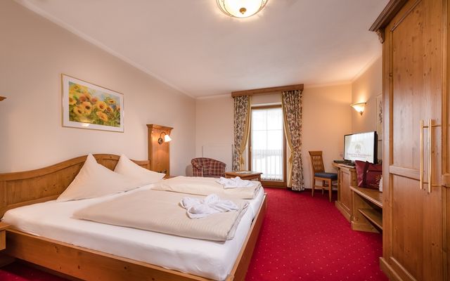 De Luxe double room image 3 - Familotel Salzburger Land Hotel Zauchenseehof
