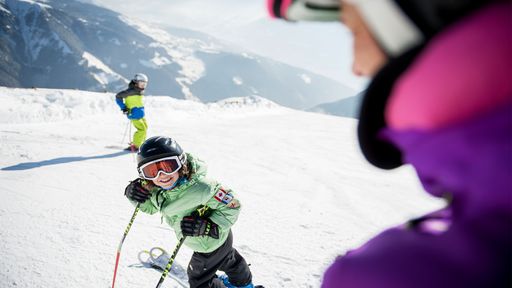 Direkt am Familotel Huber führt eine Piste der Ski- & Almenregion Gitschberg Jochtal vorbei.