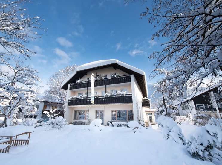 Biohotel Bavaria: Außenansicht Winter - Biohotel Bavaria, Garmisch-Partenkirchen, Alpenvorland, Bayern, Deutschland