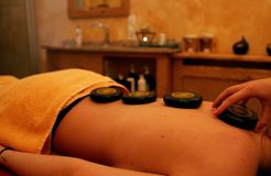 Naturresort Gerbehof: Energie-Stein-Massage - Naturresort Gerbehof, Friedrichshafen-Ailingen, Bodensee, Baden-Württemberg, Deutschland