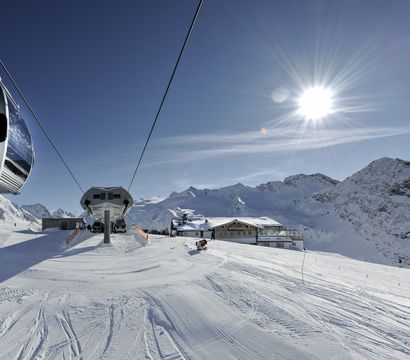 Offer: Powder Dreams - Bergland Design- und Wellnesshotel Sölden