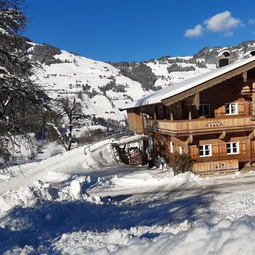 Winter, Bauernhaus Brixen, Brixen i. Thale, Tirol, Tirol, Österreich