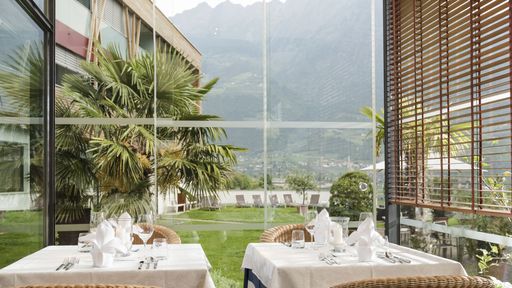 Biohotel Pazeider Südtirol Hotel Frühstück im Wintergarten