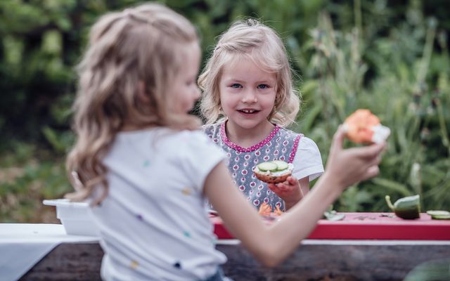 Kinder im Bauerngartl