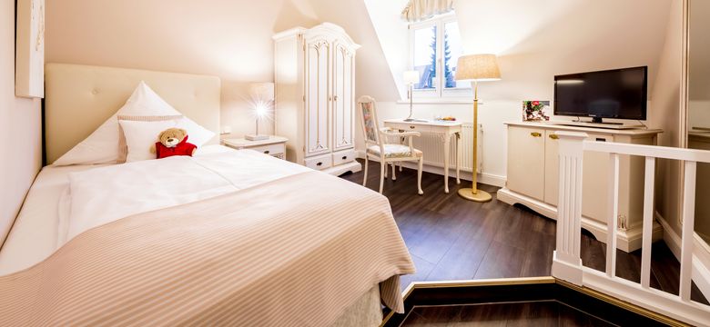 Romantischer Winkel - RoLigio® & Wellness Resort: Single Room "Kleines Schlösschen Zimmer" image #1
