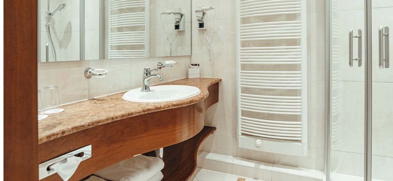 thermal retreat & wellness resort DAS MÜHLBACH: Doppelzimmer Stammhaus image #2