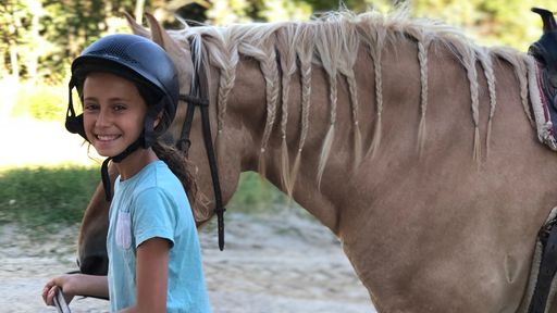 Kinder können die Grundlagen des Horsemanship und des Westernreitens lernen.