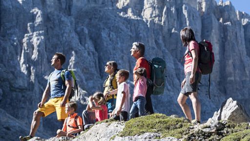 Naturwunder entdecken und den Alltag hinter sich lassen – weit hinter den Gipfeln der Dolomitenriesen.