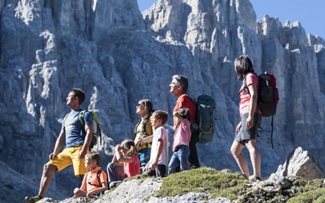 Naturwunder entdecken und den Alltag hinter sich lassen – weit hinter den Gipfeln der Dolomitenriesen.