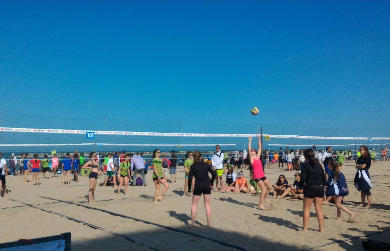 Sport, Strand, Sonne und viel Spaß beim Volleyball