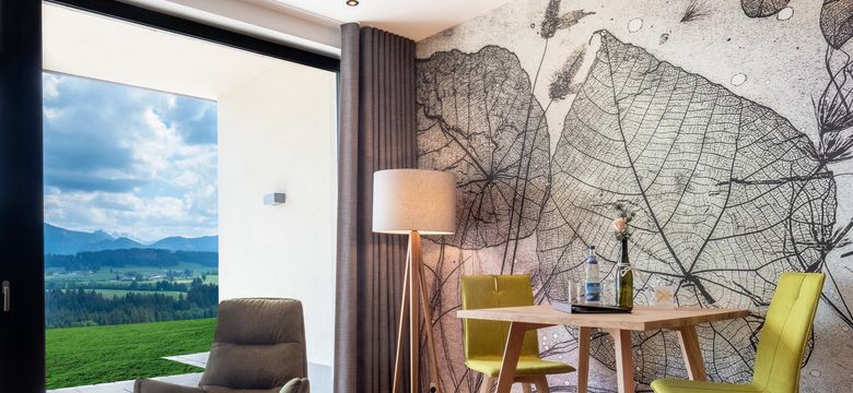 Panorama Land- & Wellnesshotel: Juniorsuite Garten image #2