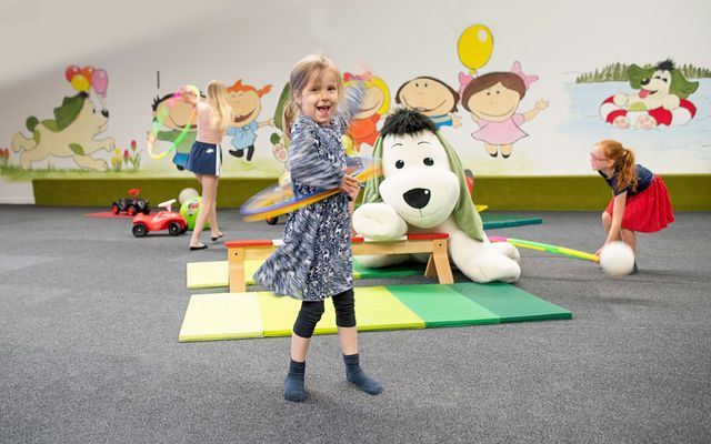 Kinder in der Indoorspielhalle des Vier Jahreszeiten am Schluchsee