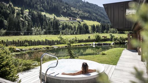 Entspannen, regenerieren, loslassen, eintauchen, aufatmen, durchatmen – in Ihrem Wellnesshotel in Südtirol.