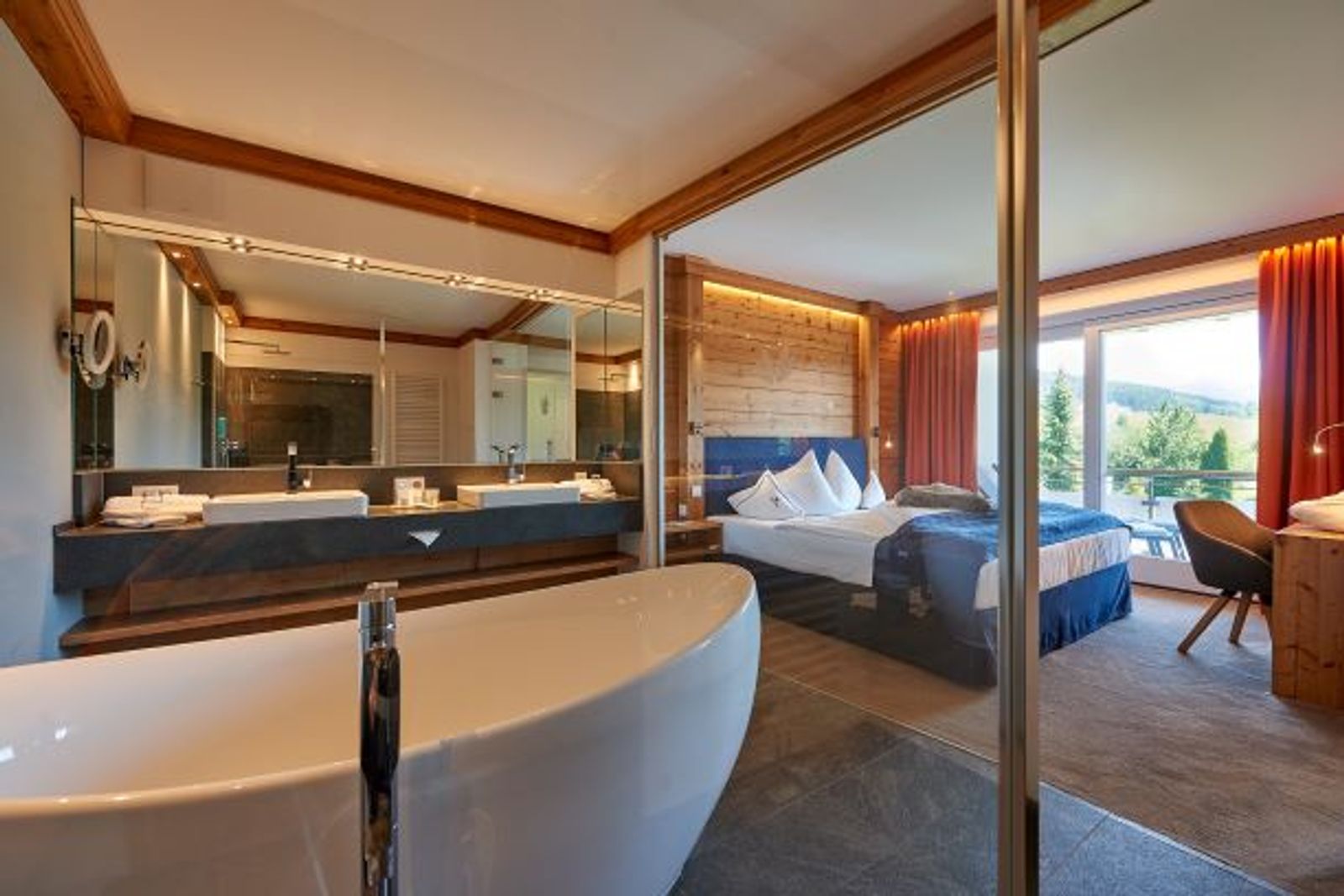 Suite "Bergblick" mit Südbalkon oder Terrasse - #1
