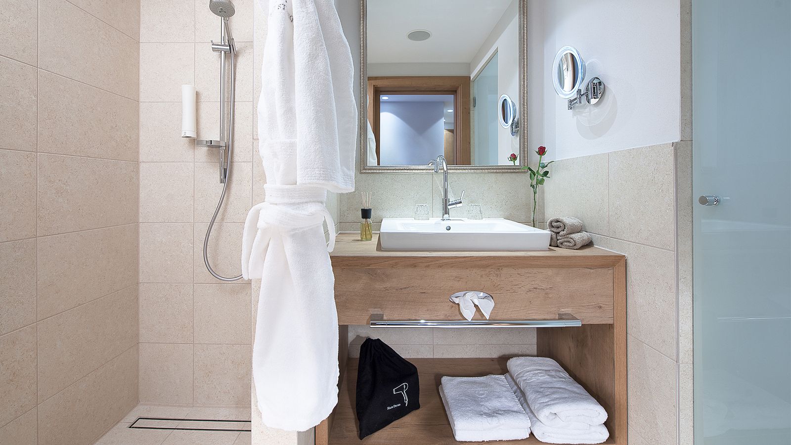 Double room Jagdstudio image 6 - Lechquell Hotel Post