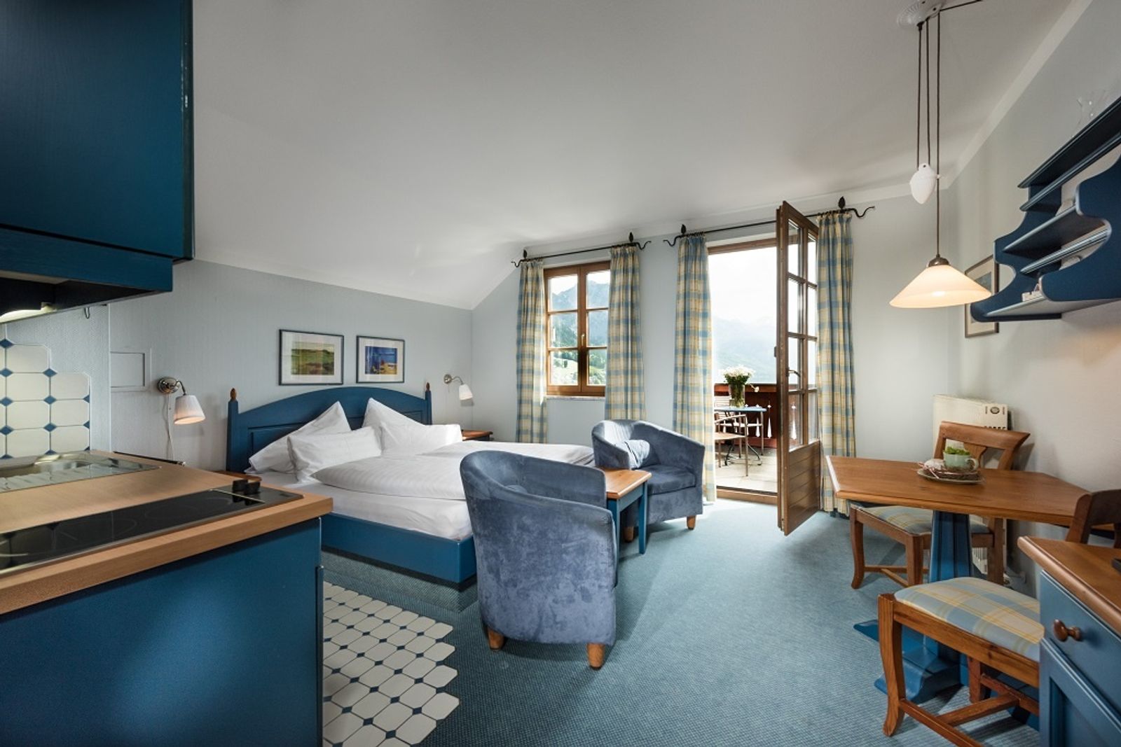 Doppelzimmer Klassik image 3 - MONDI Hotel & Appartements am Grundlsee