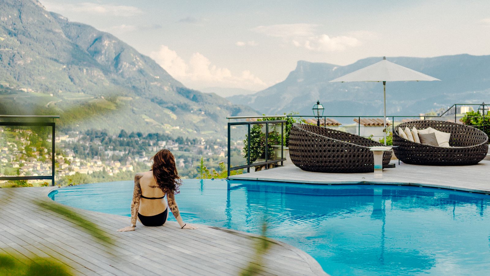 Beheizter Panorama-Pool mit herrlichen Ausblick - Hotel Golserhof