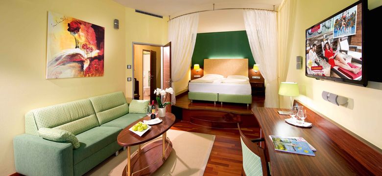 Hotel Paradiso: Colorama Suite image #1