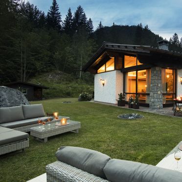 Garten mit Loungebereich, Waldhaus Rappakopf, Tschagguns, Vorarlberg, Österreich