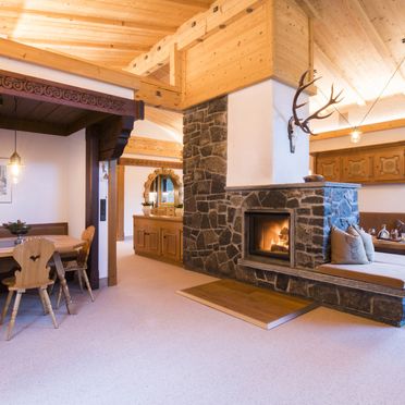 Esscke mit Kamin, Waldhaus Rappakopf, Tschagguns, Vorarlberg, Österreich