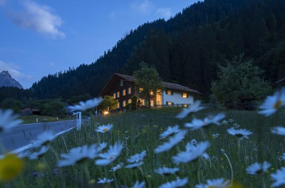 Abendstimmung im Sommer, Landhaus Bärenwald, St. Gallenkirch, Vorarlberg, Österreich