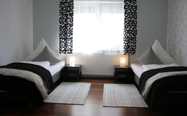 biohotel zur scheunenwirtin ziegerhof og zimmer schwarz
