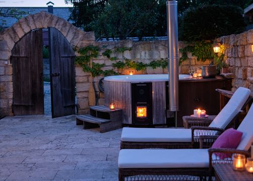 BIO HOTEL Zur Scheunenwirtin: Schwalbennest Innenhof Whirrlpool - Zur Scheunenwirtin, Bartholomä, Baden-Württemberg, Deutschland