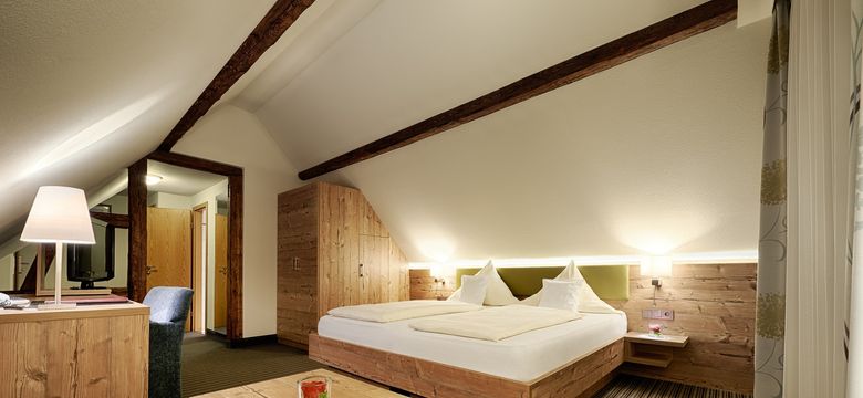 Hotel Kronelamm im Schwarzwald: Doppelzimmer Marktbrunnen im Gästehaus (Nebengebäude) image #3