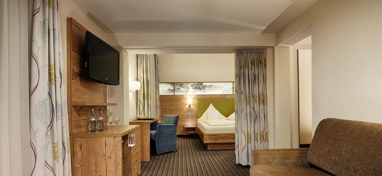 Hotel Kronelamm im Schwarzwald: Doppelzimmer Burgblick im Gästehaus (Nebengebäude) image #1