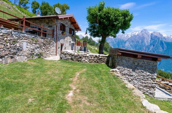 Außen Sommer 1 - Hauptbild, Rustico la tana del lupo, Gera Lario, Comer See, Lombardei, Italien